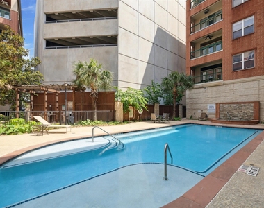 300 St Joseph Parkway - Photo Thumbnail 18