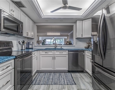 7430 Lake Breeze Drive - Photo Thumbnail 2