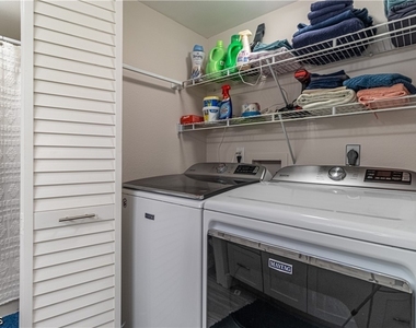 7430 Lake Breeze Drive - Photo Thumbnail 10