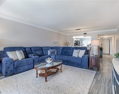 7430 Lake Breeze Drive - Photo Thumbnail 4