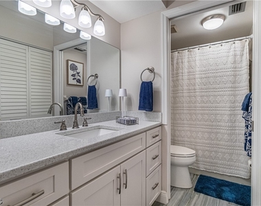 7430 Lake Breeze Drive - Photo Thumbnail 11