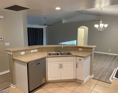 3717 Ne 13th Avenue - Photo Thumbnail 4