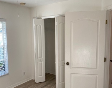3717 Ne 13th Avenue - Photo Thumbnail 12