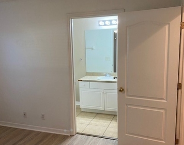 3717 Ne 13th Avenue - Photo Thumbnail 17