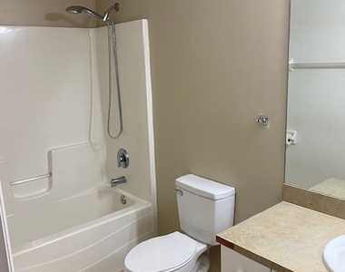 3717 Ne 13th Avenue - Photo Thumbnail 16