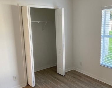 3717 Ne 13th Avenue - Photo Thumbnail 15