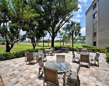 7430 Lake Breeze Drive - Photo Thumbnail 18
