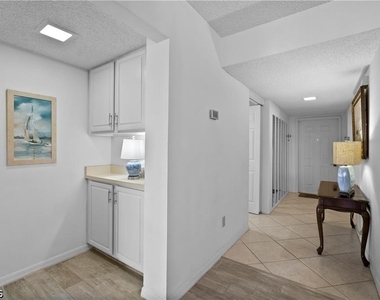 7430 Lake Breeze Drive - Photo Thumbnail 16