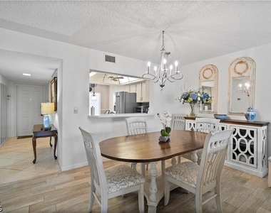 7430 Lake Breeze Drive - Photo Thumbnail 6