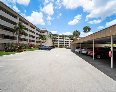 7430 Lake Breeze Drive - Photo Thumbnail 20