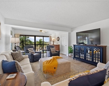 7430 Lake Breeze Drive - Photo Thumbnail 5