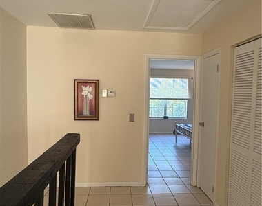 1005 Sw 48th Terrace - Photo Thumbnail 29
