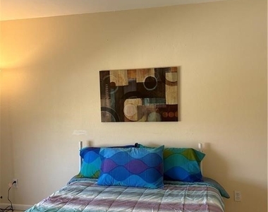 1005 Sw 48th Terrace - Photo Thumbnail 19