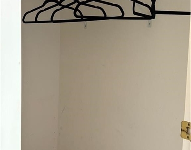 1005 Sw 48th Terrace - Photo Thumbnail 18