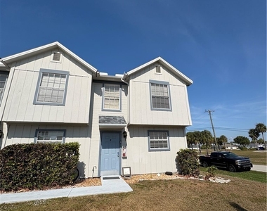 1005 Sw 48th Terrace - Photo Thumbnail 1