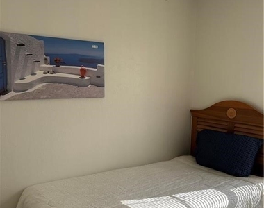 1005 Sw 48th Terrace - Photo Thumbnail 27