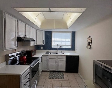 1005 Sw 48th Terrace - Photo Thumbnail 13