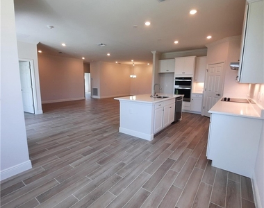 4102 Nw 26th Street - Photo Thumbnail 6