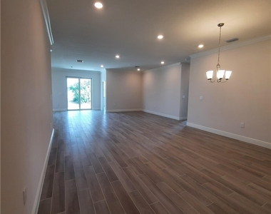 4102 Nw 26th Street - Photo Thumbnail 3