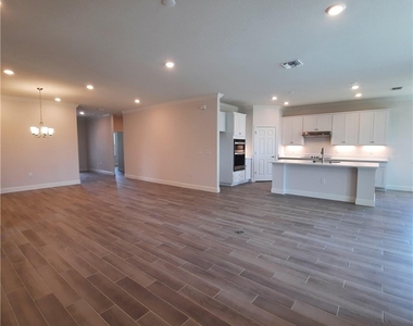 4102 Nw 26th Street - Photo Thumbnail 4