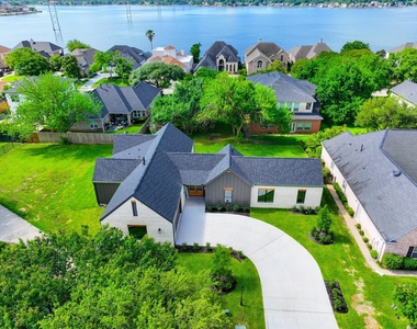 32 Englewood Court - Photo Thumbnail 23