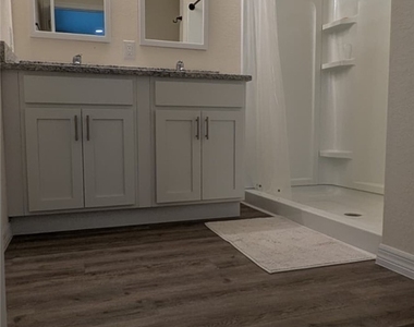 9001 Penny Cir Circle - Photo Thumbnail 4