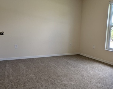 9001 Penny Cir Circle - Photo Thumbnail 17