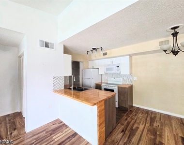 12630 Equestrian Circle - Photo Thumbnail 5