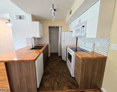 12630 Equestrian Circle - Photo Thumbnail 6