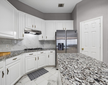 5918 Amherst Court - Photo Thumbnail 10
