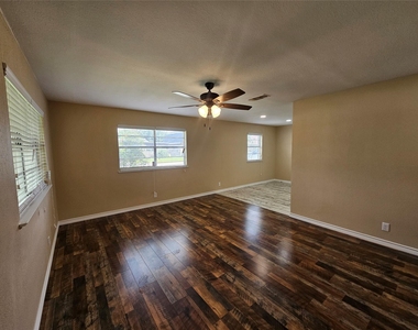 120 Ronald Avenue - Photo Thumbnail 4
