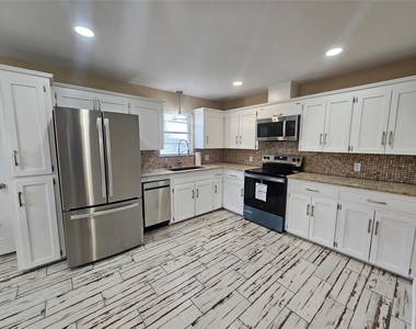 120 Ronald Avenue - Photo Thumbnail 7