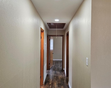 120 Ronald Avenue - Photo Thumbnail 10