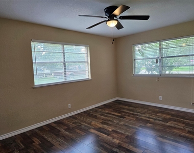 120 Ronald Avenue - Photo Thumbnail 15