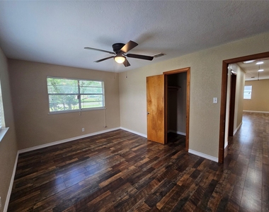120 Ronald Avenue - Photo Thumbnail 16