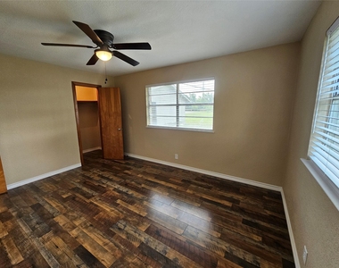 120 Ronald Avenue - Photo Thumbnail 17
