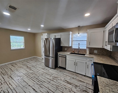 120 Ronald Avenue - Photo Thumbnail 8