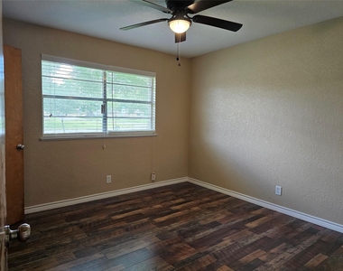 120 Ronald Avenue - Photo Thumbnail 14