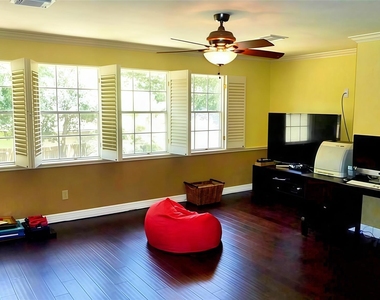3814 Bayou Bend Court - Photo Thumbnail 19