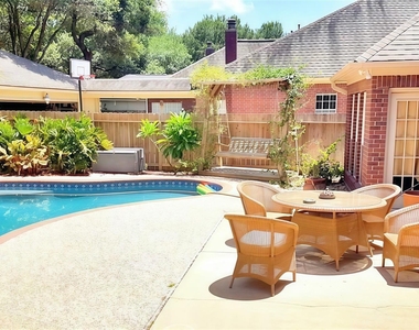 3814 Bayou Bend Court - Photo Thumbnail 5