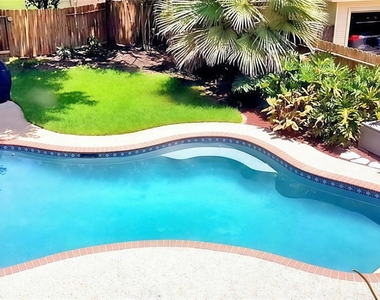 3814 Bayou Bend Court - Photo Thumbnail 4