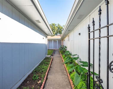 10215 Kirkwren Drive - Photo Thumbnail 3