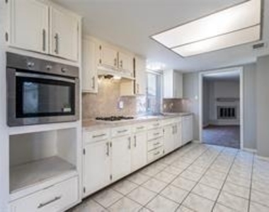 10215 Kirkwren Drive - Photo Thumbnail 10