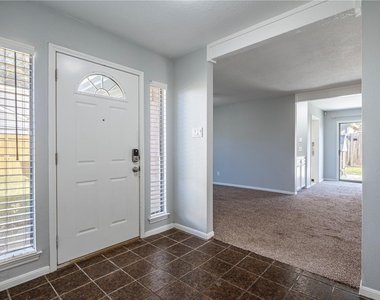 10215 Kirkwren Drive - Photo Thumbnail 8