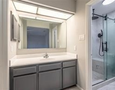 10215 Kirkwren Drive - Photo Thumbnail 17