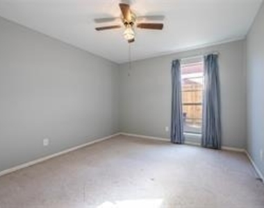 10215 Kirkwren Drive - Photo Thumbnail 21