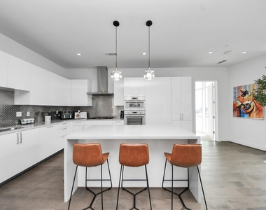 4521 San Felipe Street - Photo Thumbnail 4