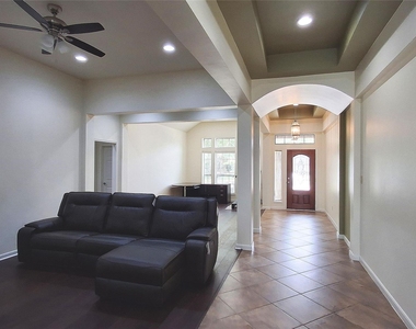 10615 Cortland Ridge Lane - Photo Thumbnail 7