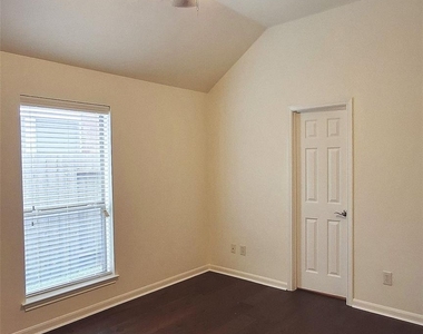 10615 Cortland Ridge Lane - Photo Thumbnail 30