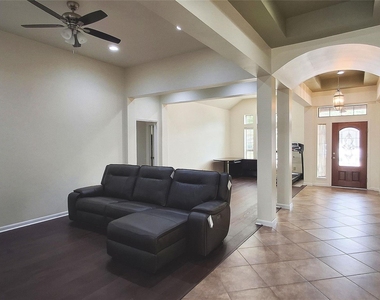 10615 Cortland Ridge Lane - Photo Thumbnail 20